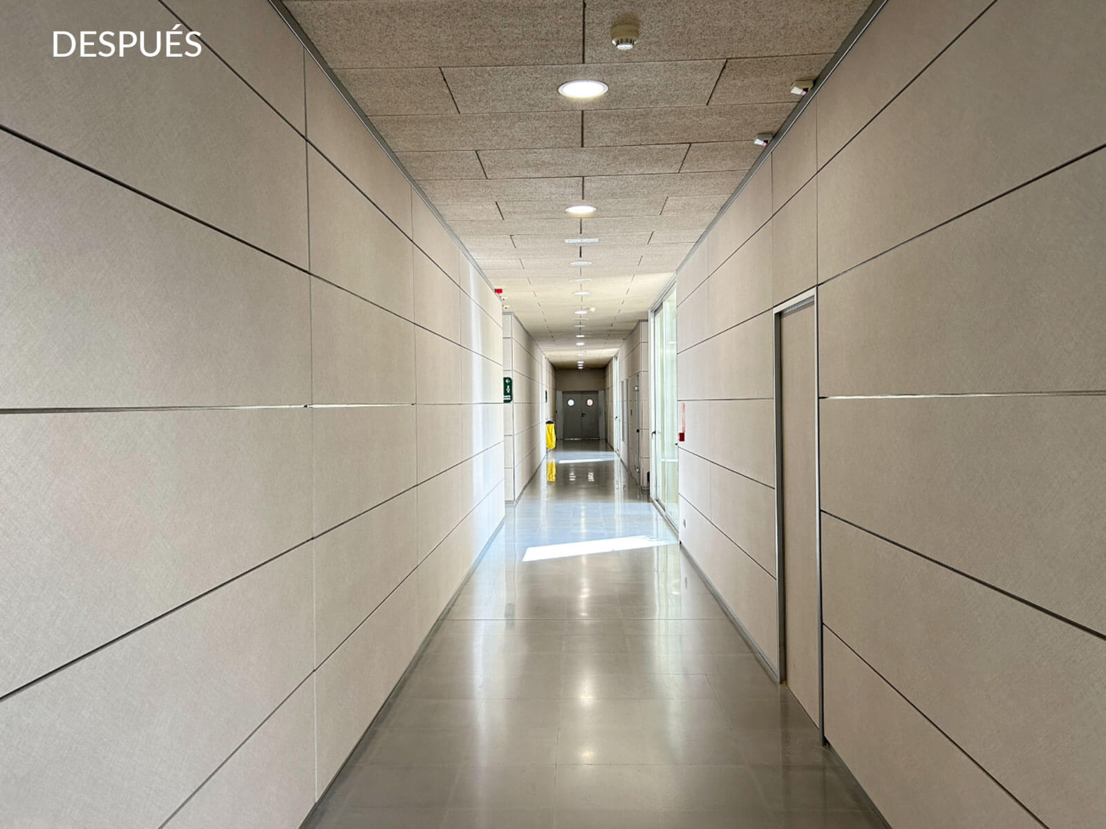 revestimiento-vinilico-paredes-panelados-madera-hoteles-despues