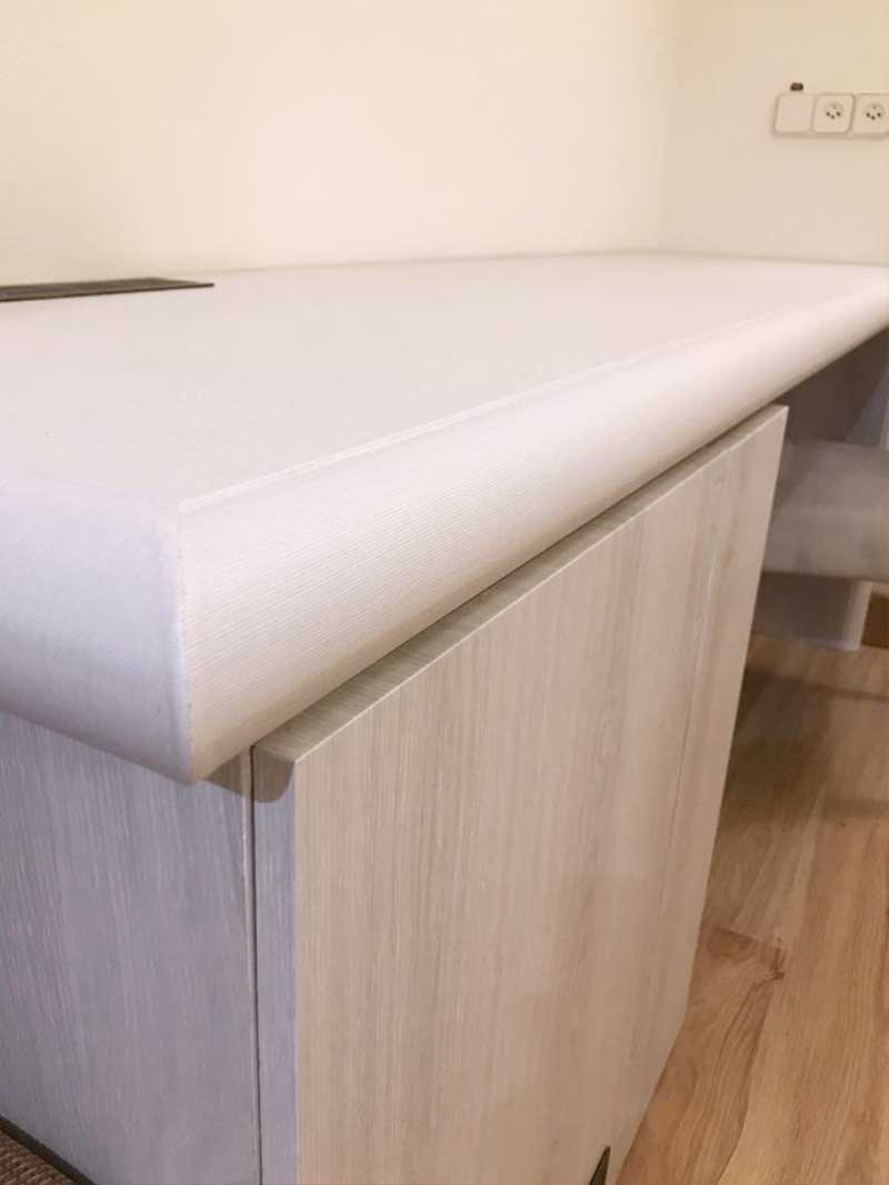 esquina detalle mesa habitacion hotel infeel