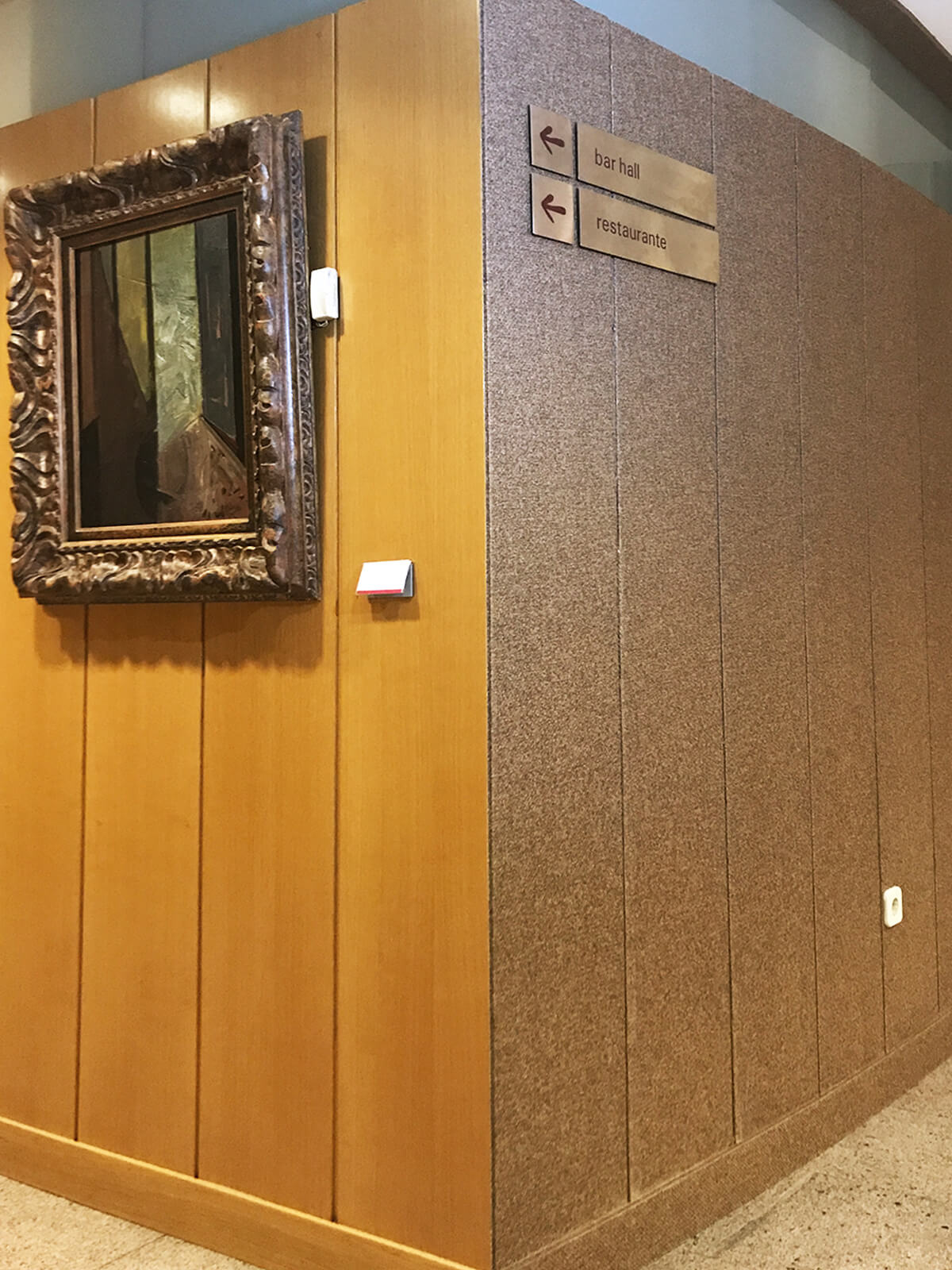 revestimiento autoadhesivo lobby hotel madrid