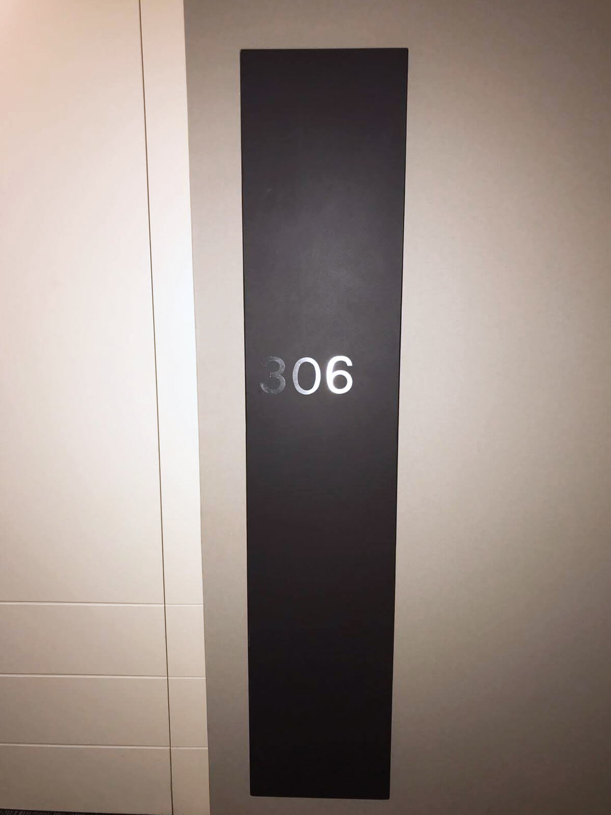 revestimiento pasillo hotel