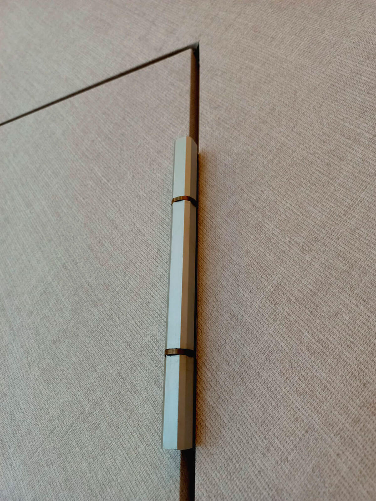 infeel-detalle-puerta-hotel-revestimiento-vinilico-cover-stylo