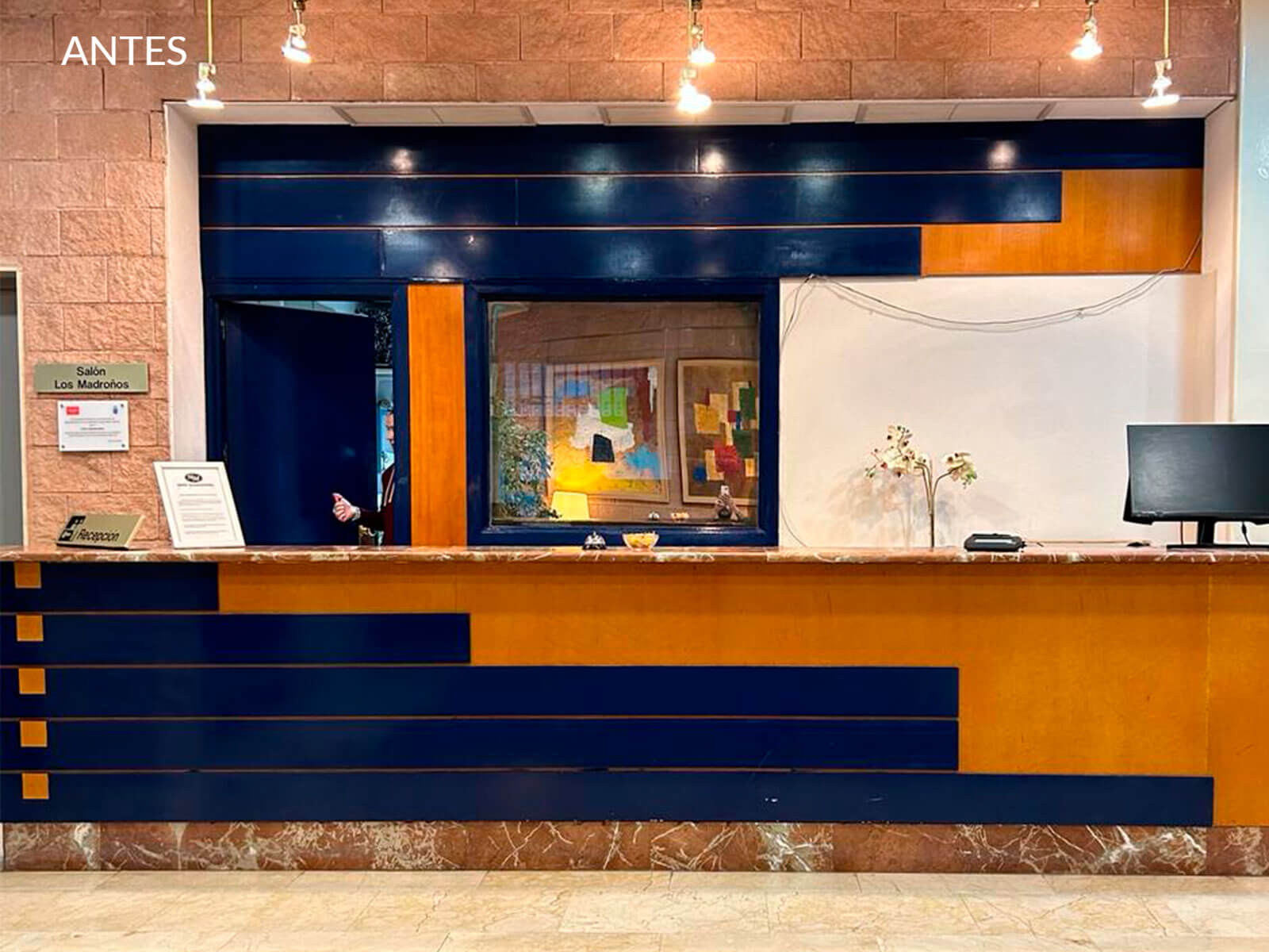 cover-stylo-revestimiento-vinilico-recepcion-hotel-antes-revestimiento muebles