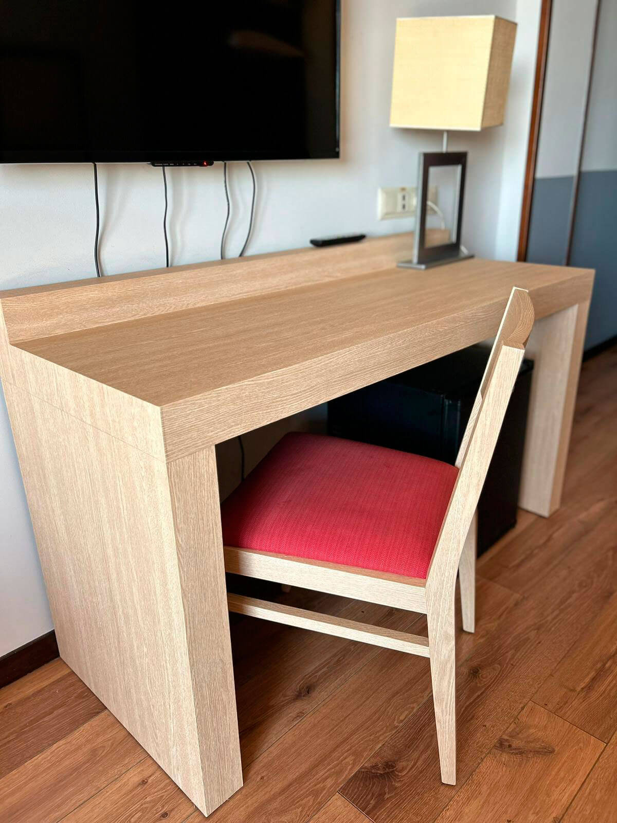 infeel-cover-stylo-revestimientos-hoteles-escritorio