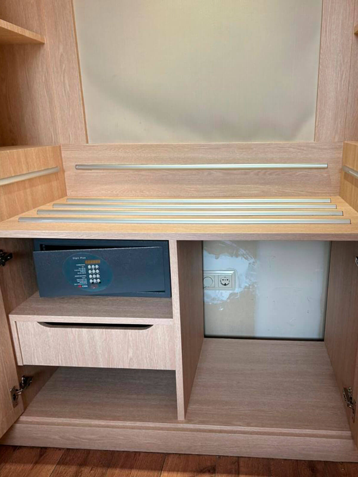 revestimiento-vinilico-cover-stylo-hoteles-sin-obras-detalle-armario