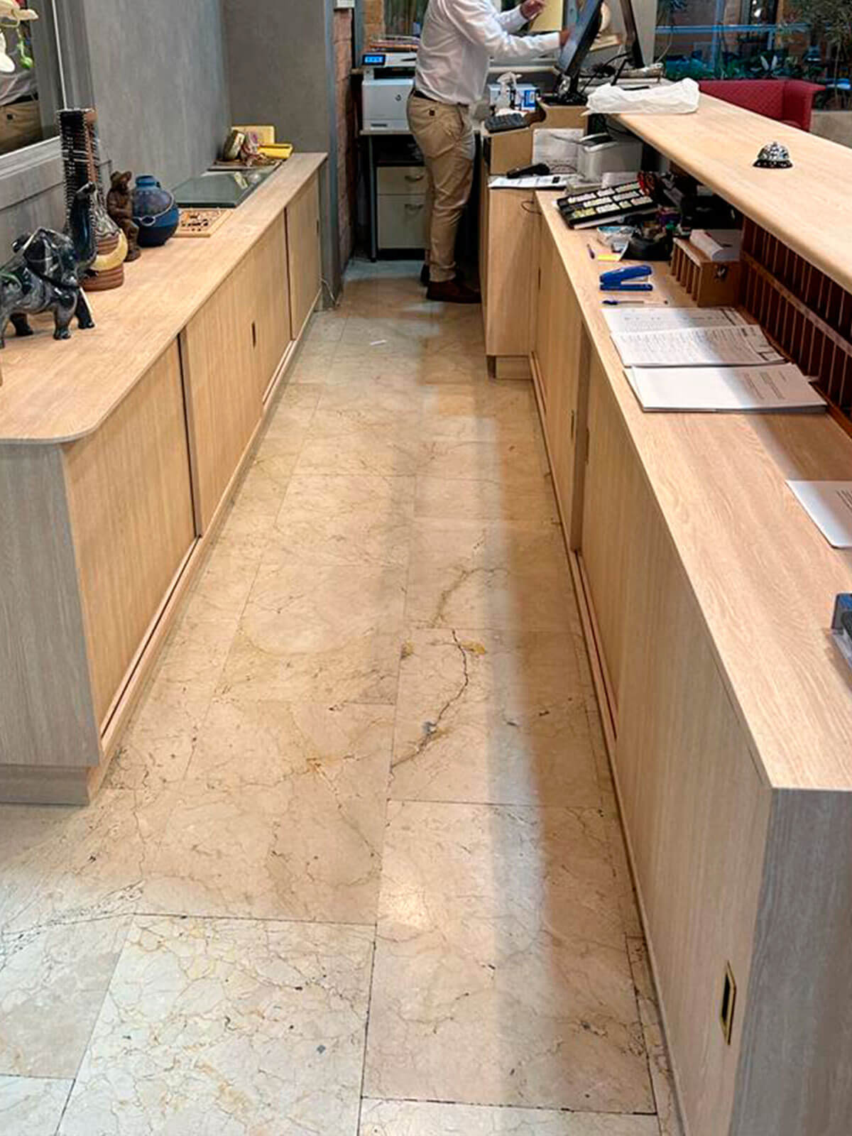 evestimiento-vinilico-hoteles-recepcion-cover-stylo-despues